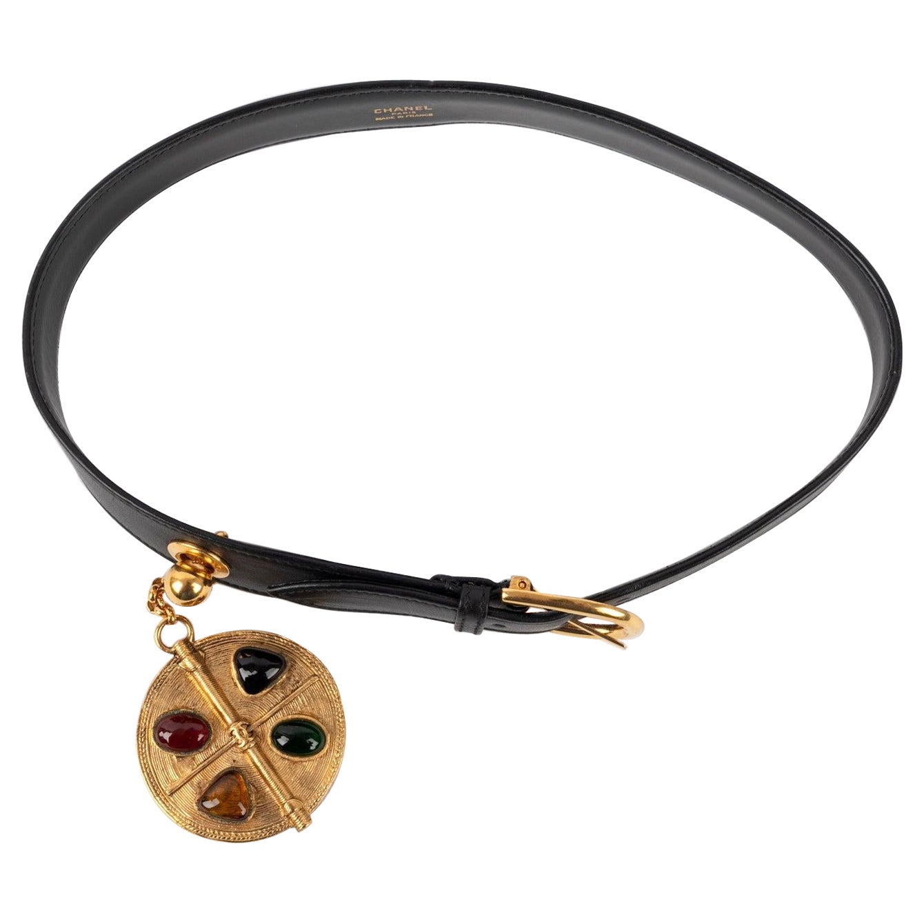 Chanel Jewelry Ledergürtel mit goldener Metallschnalle im Angebot