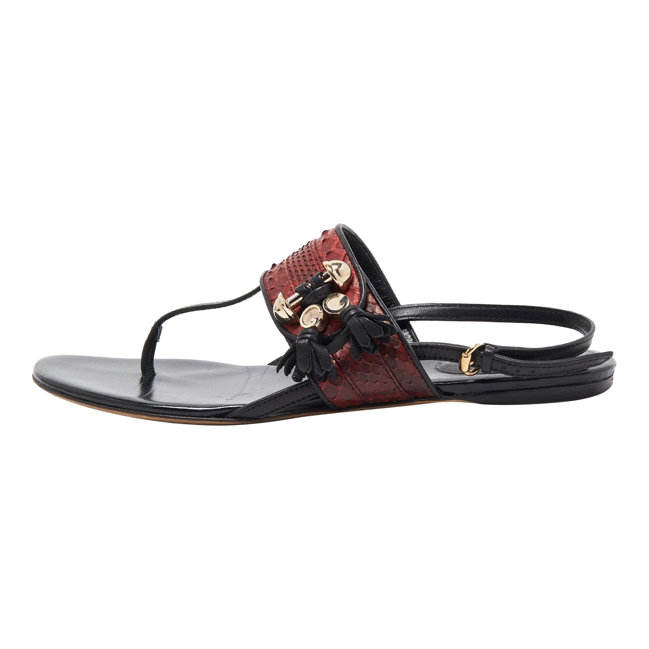 Gucci Red/Black Python and Leather Thong Flat Sandals Size 37 For Sale