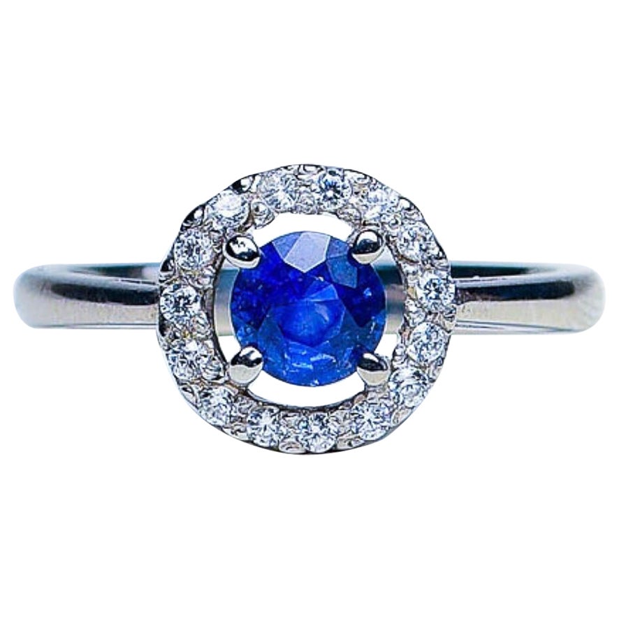 Round Cut 1.5ct Blue Sapphire Floating Halo Ring For Sale