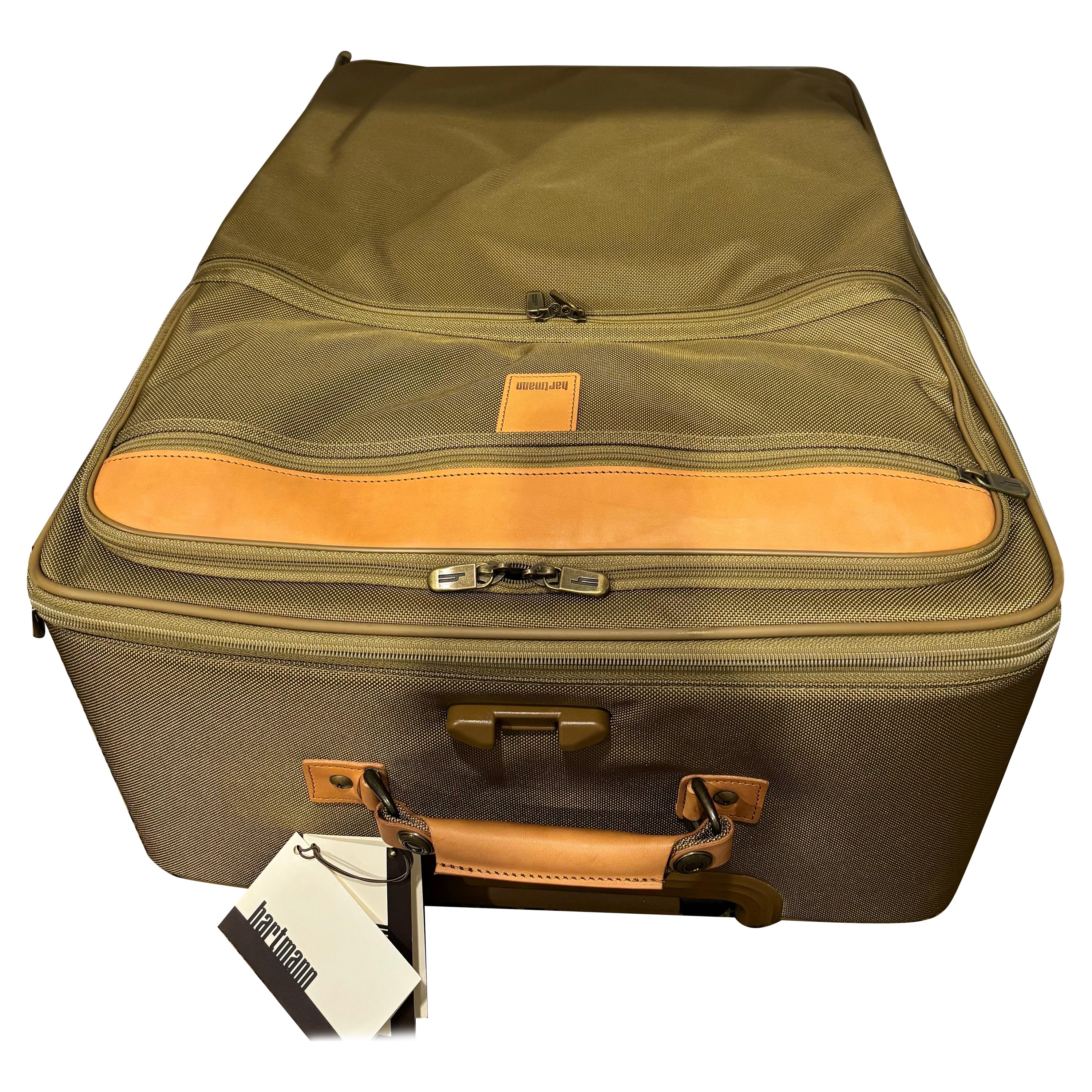 Vintage Hartmann Intensity collection Large 27 inch suitcase Brand New in a Box For Sale