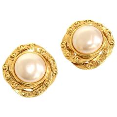 Vintage Chanel Pearl x Gold Tone CC Logo Round Earrings