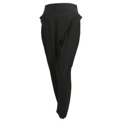 Pantaloni neri anni 2000 di Alexander McQueen con ruche laterali