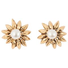 Classic Chanel gilt and pearl 'sunflower' earrings, 1950s 8