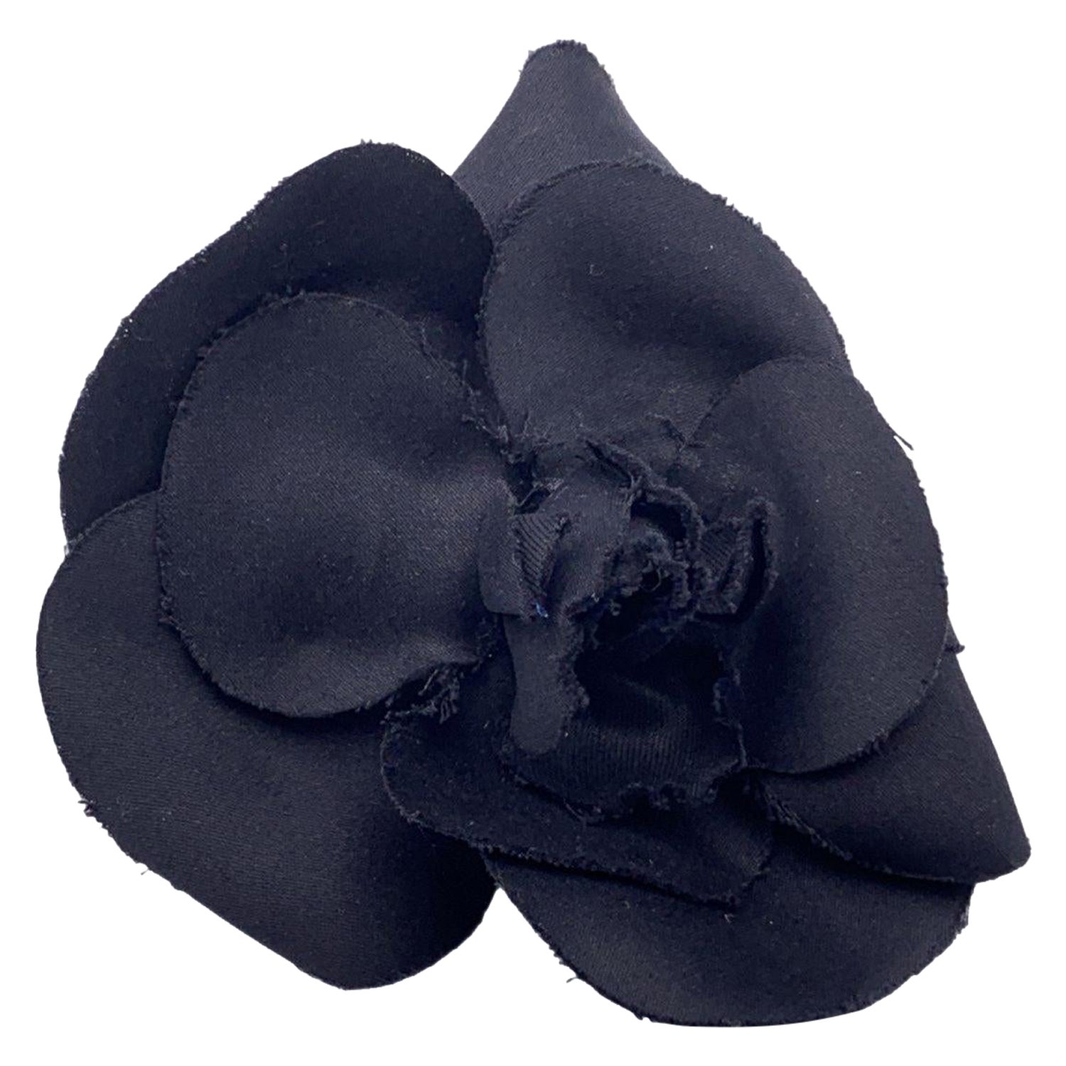 Chanel Vintage Schwarze Seidenblumenbrosche mit Anstecknadel Kamelie im Angebot