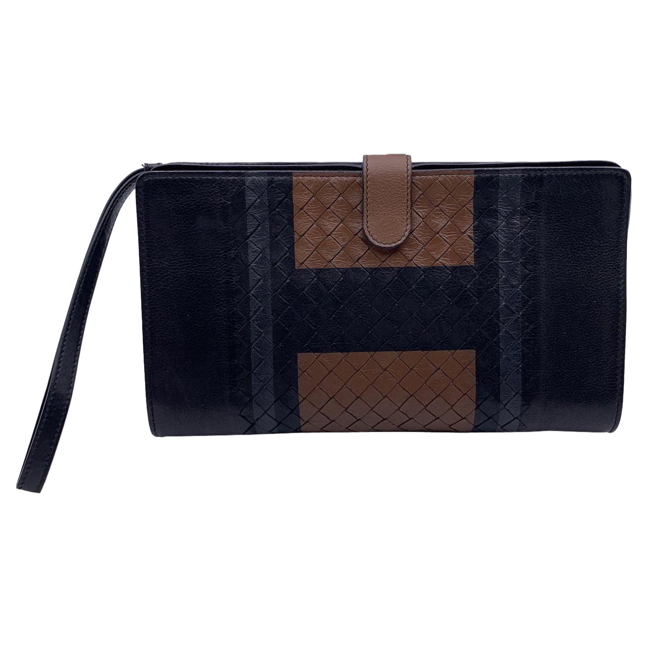 Bottega Veneta Black Intrecciato Leather Multifuctional Clutch Bag For Sale