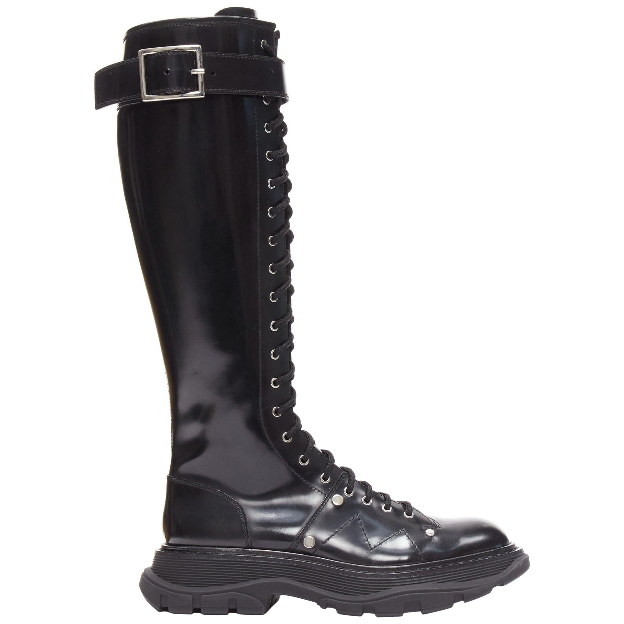 ALEXANDER MCQUEEN Tread black leather lace up combat knee high boot EU39 For Sale