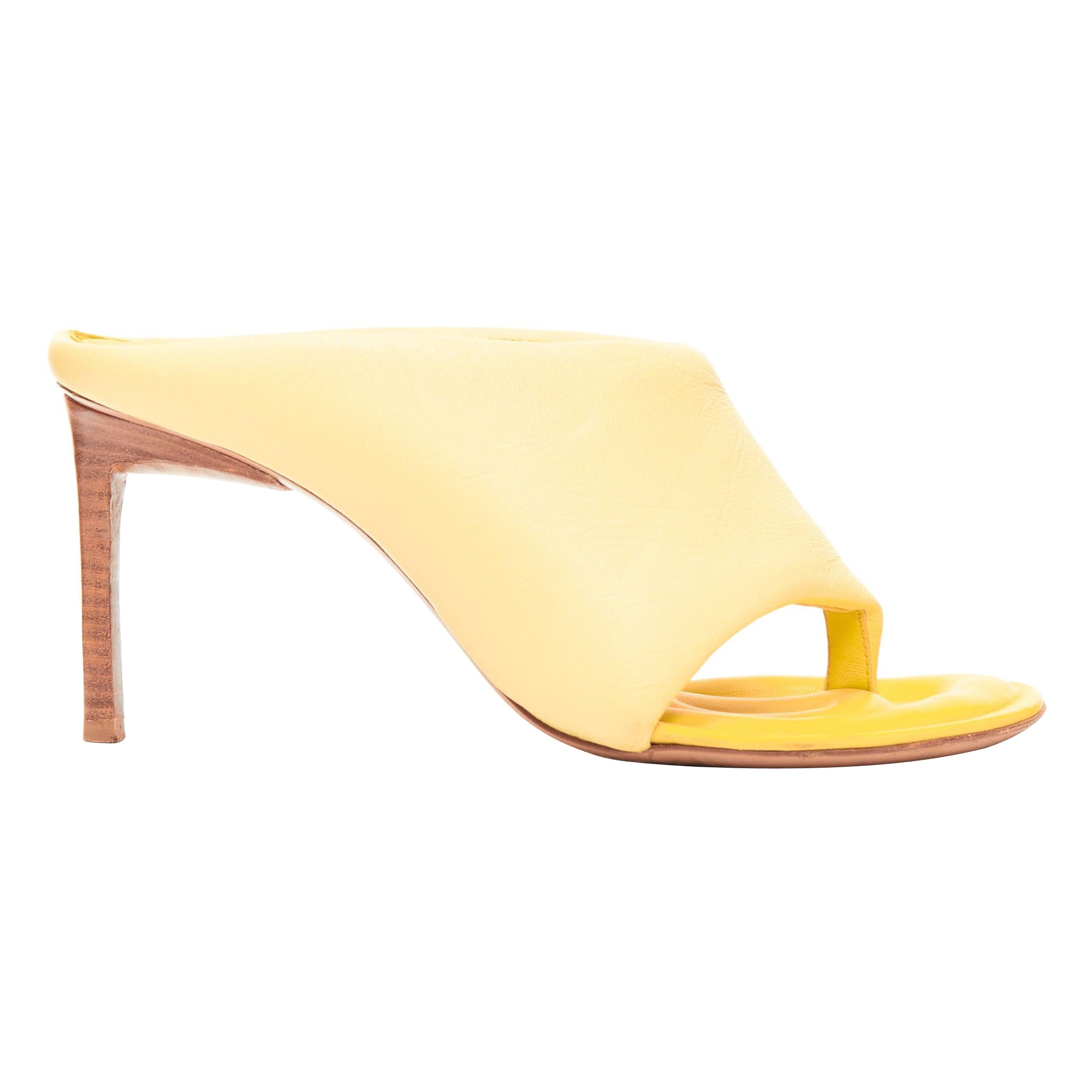 JACQUEMUS Les Mules Limone light yellow puffy lambskin thong mule heel EU36 For Sale