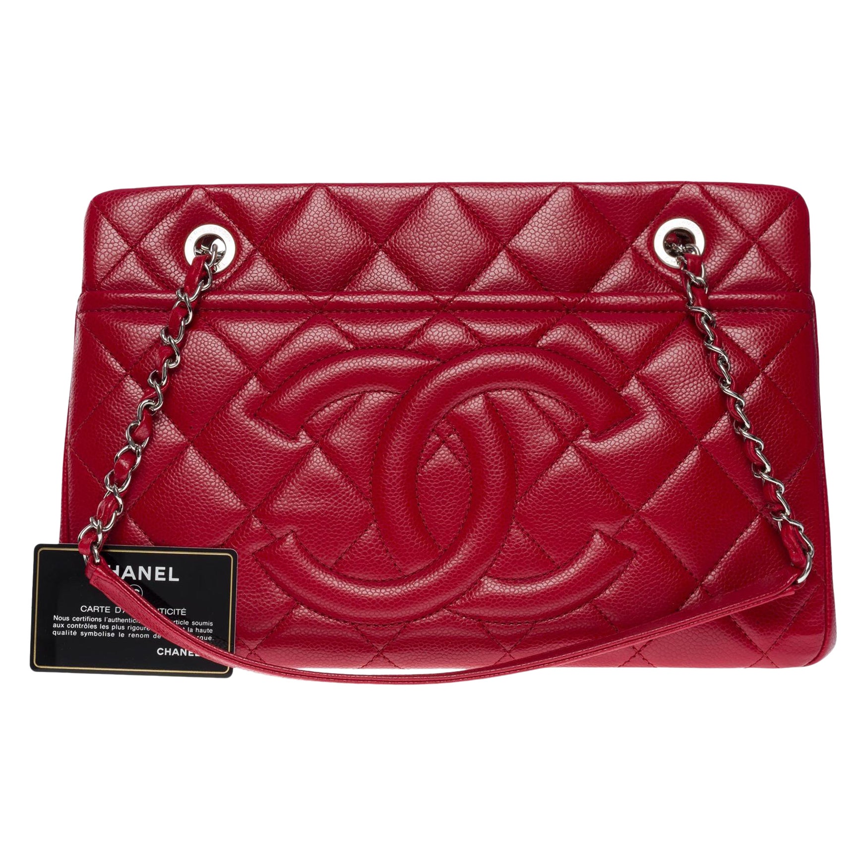Chanel - Superbe sac fourre-tout en cuir matelassé rouge caviar, SHW en vente