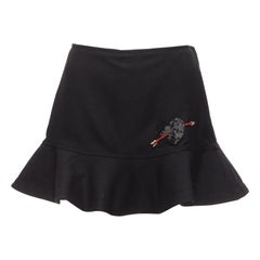 VALENTINO Schwarze aus Schurwollmischung rote perlenbesetzte, ausgestellte Rock Shorts mit Herzausschnitt IT38 XS