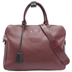 The Louis Vuitton Armand design is an ultra-functional choice to carry your esse