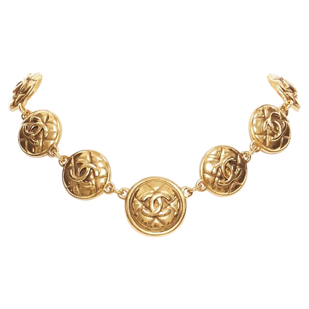 CHANEL Vintage Gold CC Diamant Matelasse Münzanhänger-Halskette mit Anhänger, Vintage