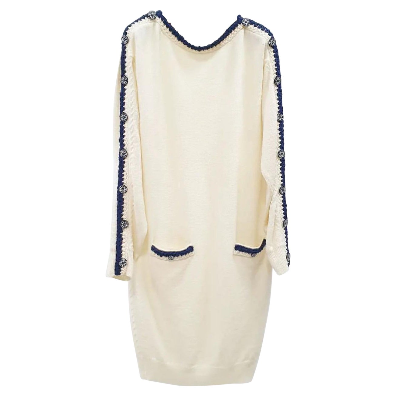 CHANEL 16C Paris -Seoul Ecru CC Pulloverkleid aus Strick mit Knopfleisten im Angebot