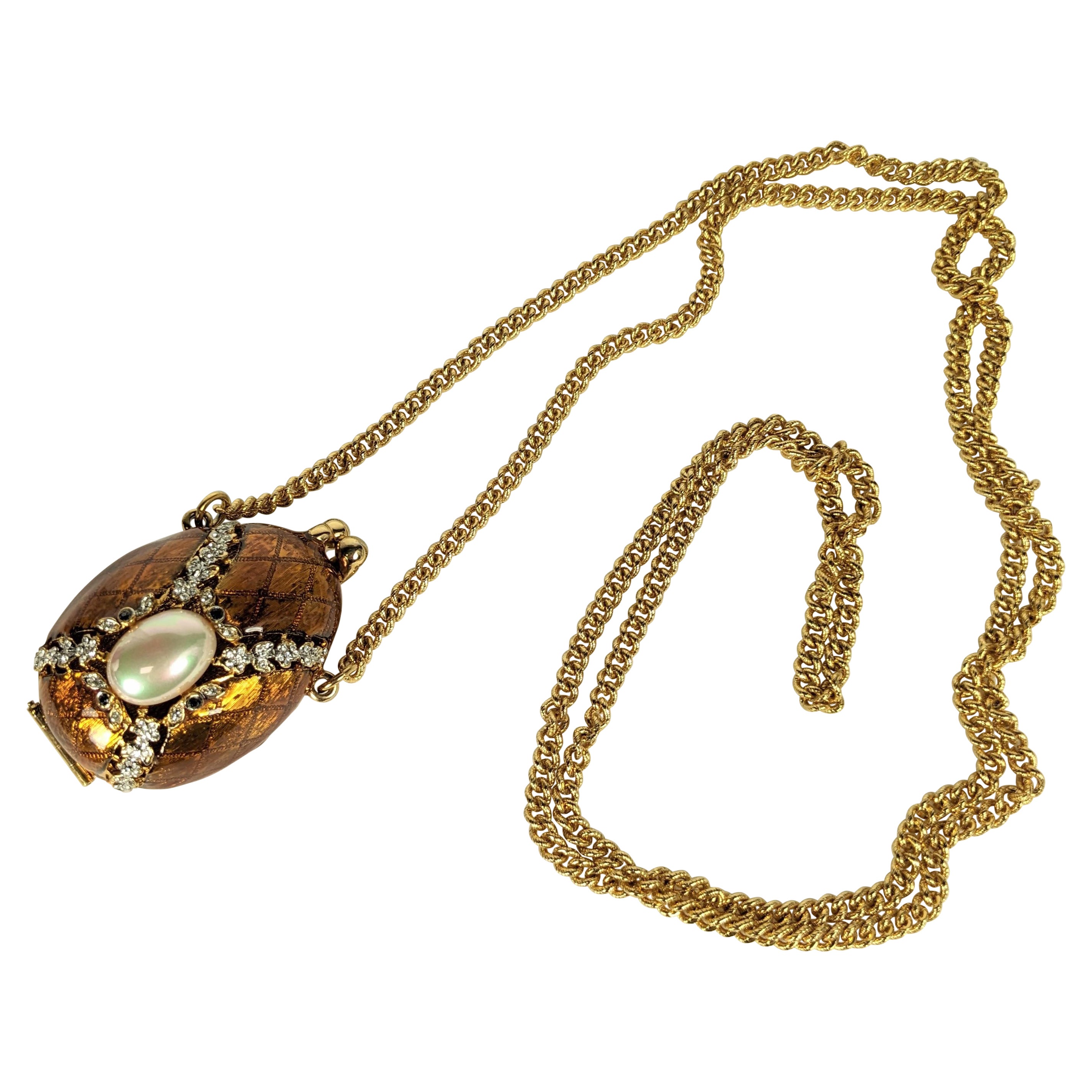 Faberge, médaillon pendentif œuf de Pâques en émail