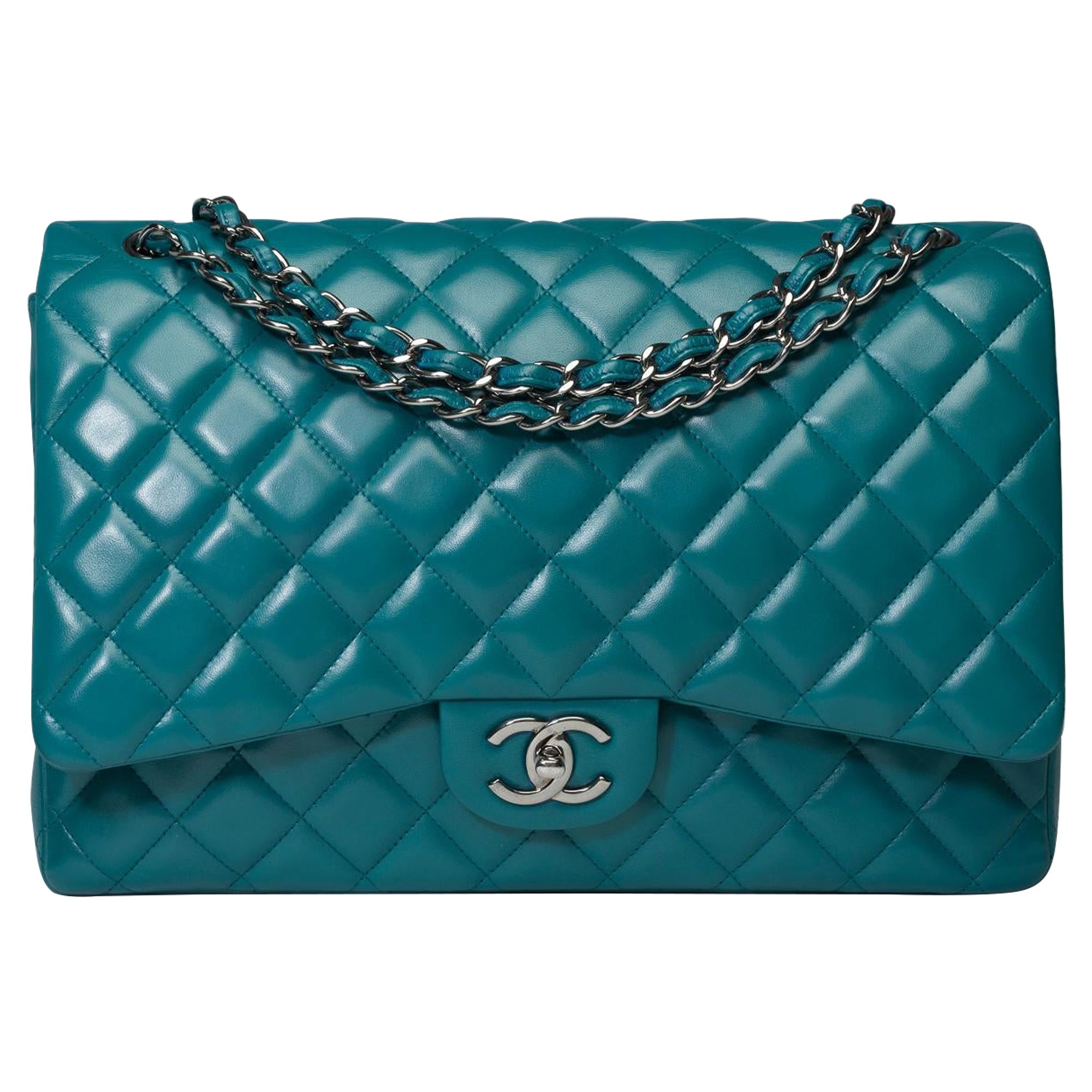 Chanel Timeless Maxi Jumbo shoulder bag in Blue quilted lambskin leather, SHW For Sale