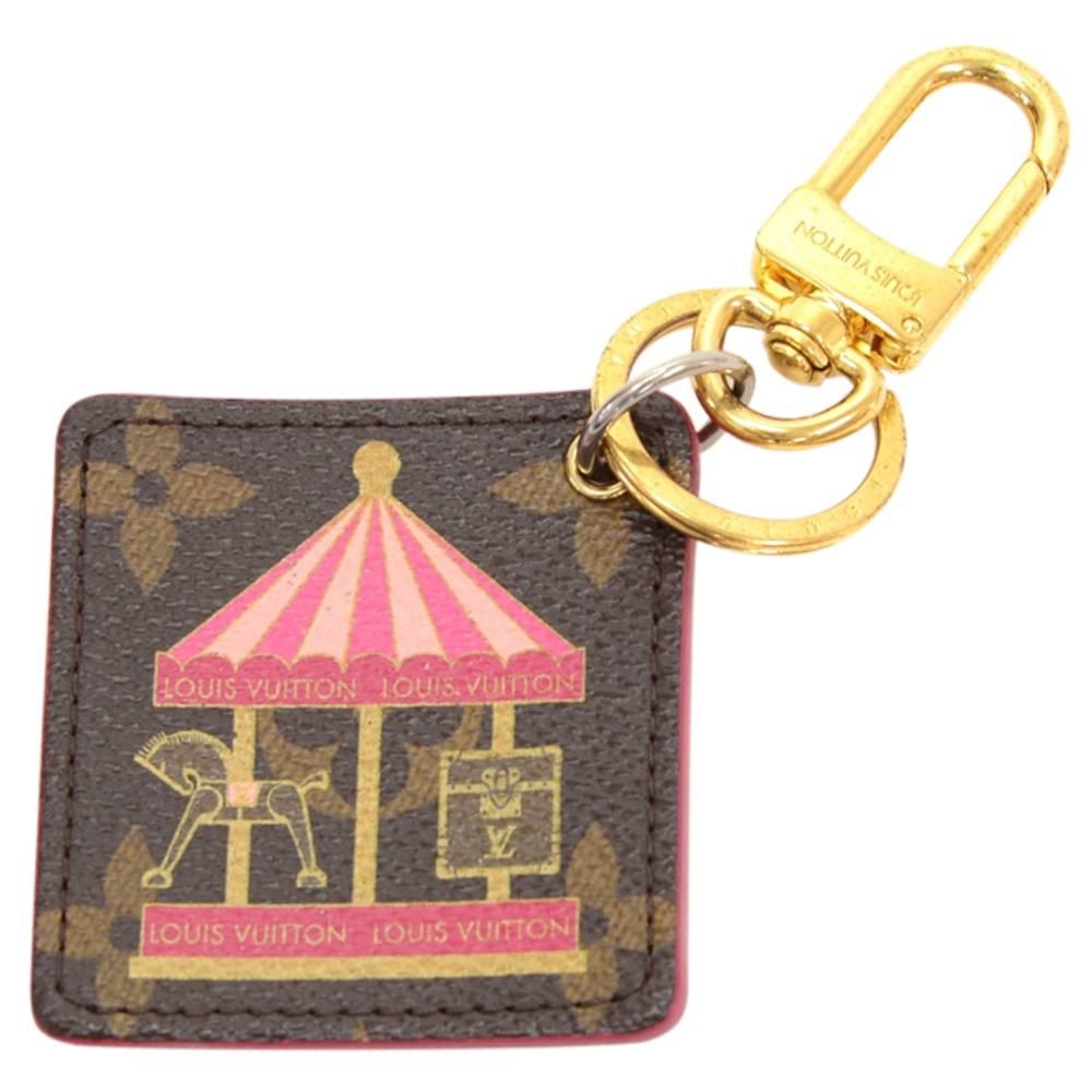 Louis Vuitton Illustre Carousel Monogram Gold Tone Key Chain/Holder