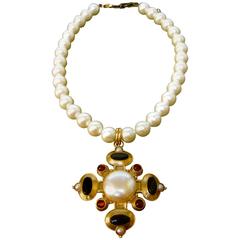 Opulent Glass Pearl Jeweled Pendent Necklace 
