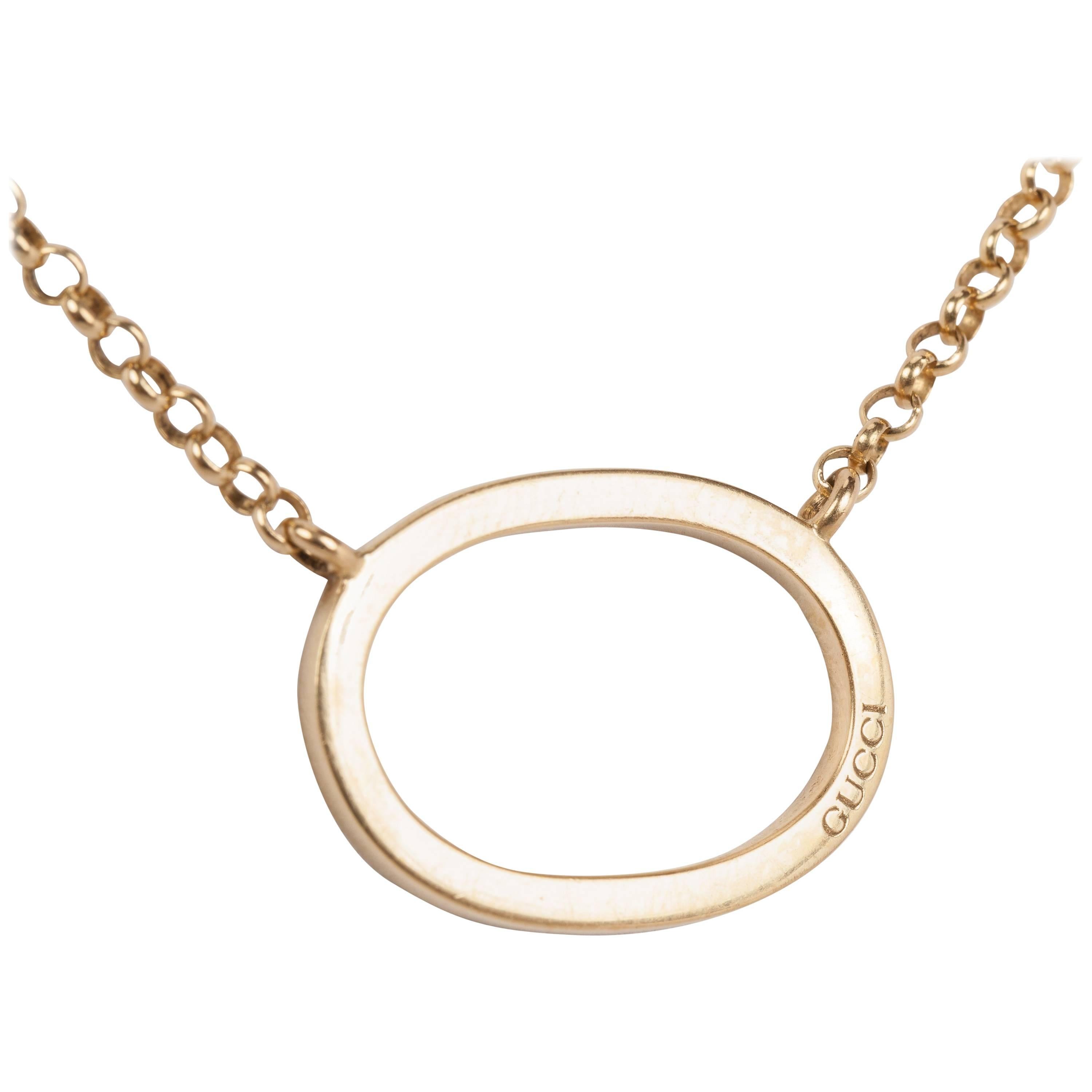 Gucci 18K Yellow Gold Oval Pendant Necklace For Sale