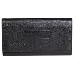 Portefeuille continental en cuir noir avec logo TF de Tom Ford