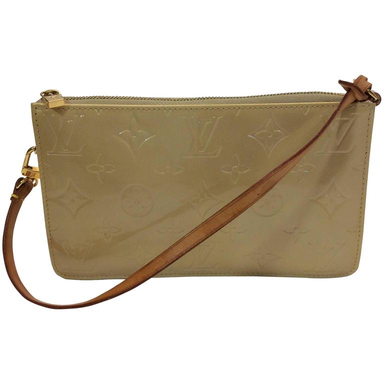 Louis Vuitton Small Tan Patent Leather Monogrammed Handbag For Sale at 1stdibs