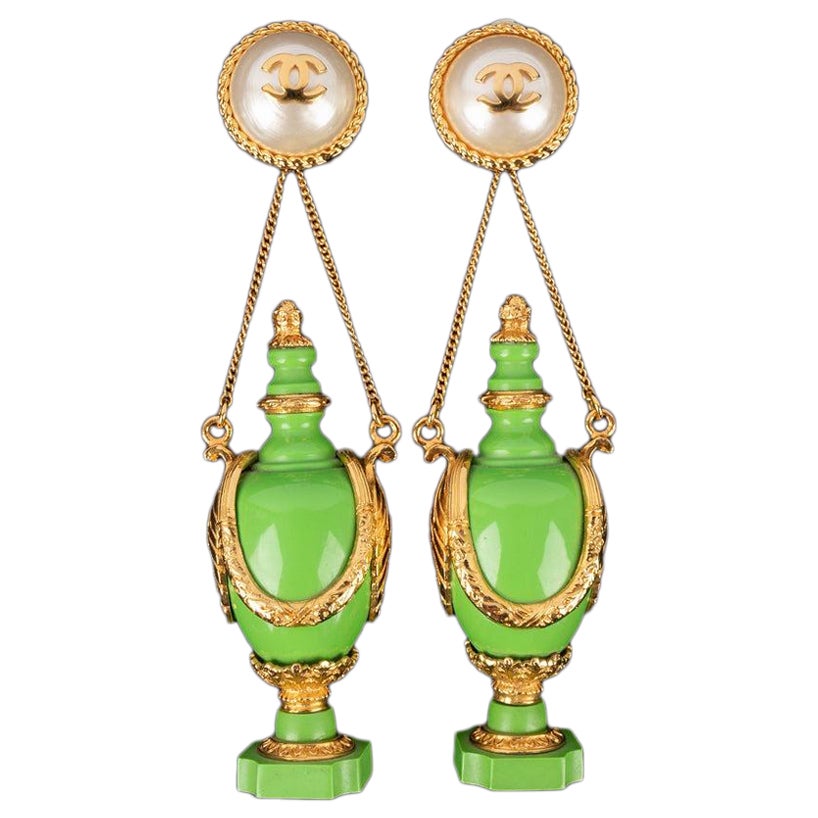 Chanel Golden Metal Earrings with Green Resin For Sale