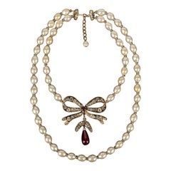 Retro Chanel Golden Metal Bow Necklace With Costume Pearls