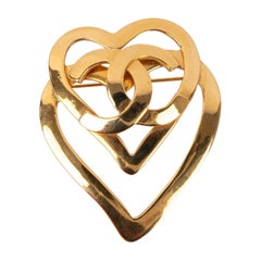 Chanel Heart Brooch in Golden Metal, 1995