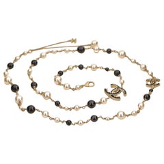Chanel Perla Smalto CC Collana lunga Oro Nero