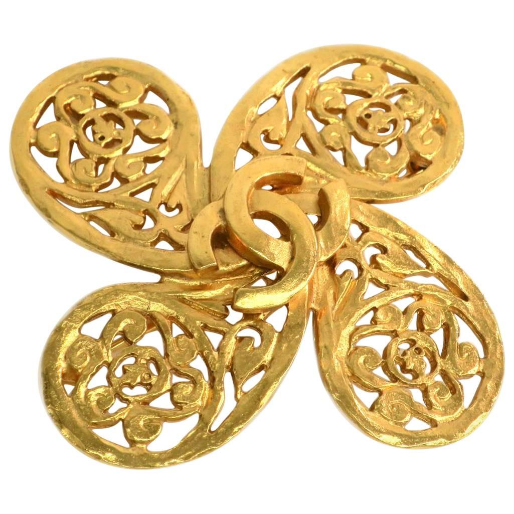 Chanel Vintage Gold Filigree Clover CC Pin Brooch in Box