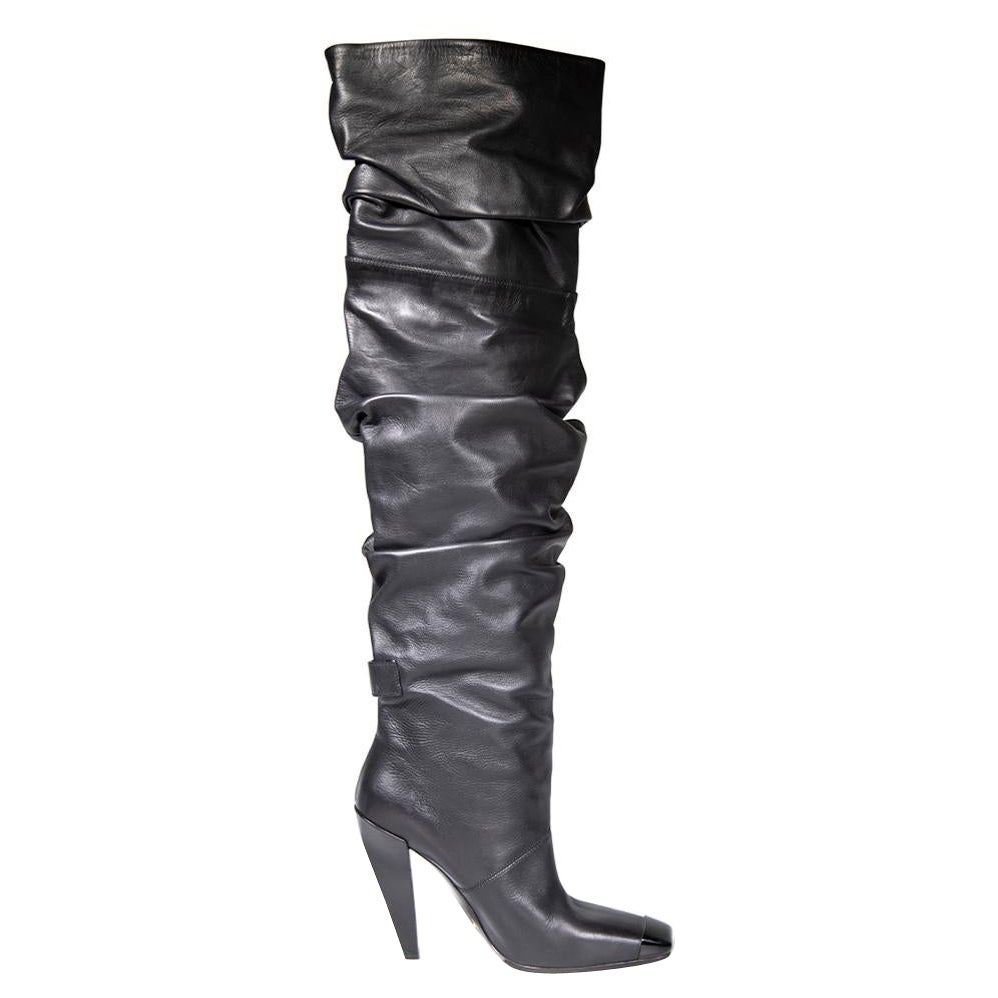 Tom Ford Schwarze drapierte Overknee-Stiefel aus Leder Größe IT 40 im Angebot