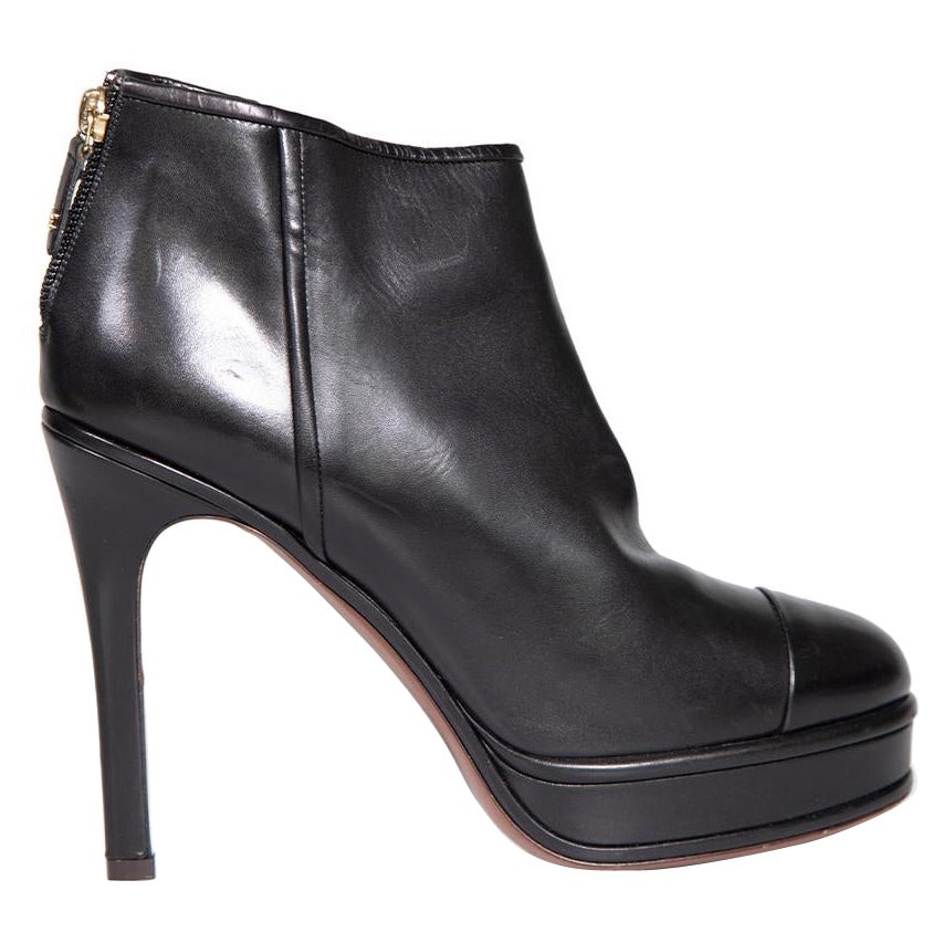 Chanel Black Leather Ankle Heel Boots Size IT 40 For Sale