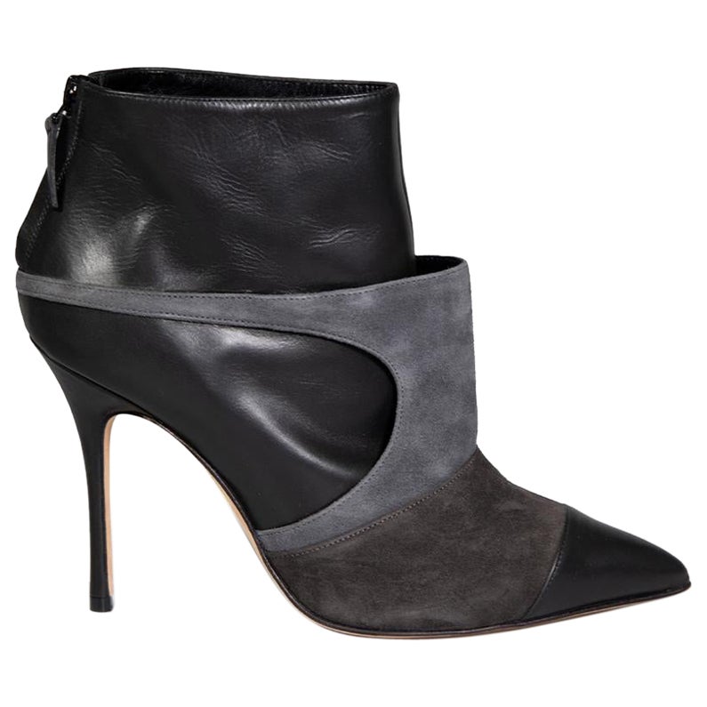 Manolo Blahnik Black Leather Panelled Ankle Boots Size IT 36 For Sale