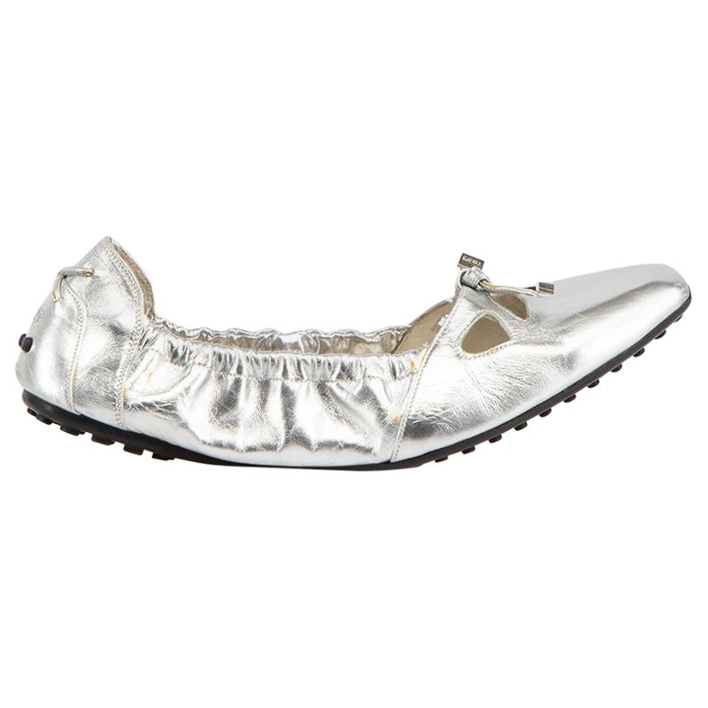 Tod's Silver Leather Cut-Out Driving Flats Size EU 39 For Sale