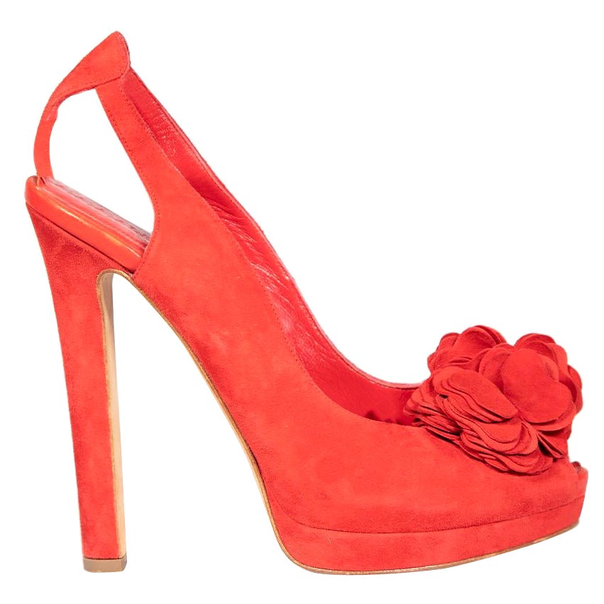 Alexander McQueen Red Suede Floral Detail Heels Size IT 38 For Sale