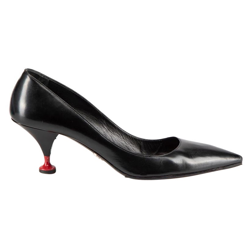 Prada Black Leather Point Toe Court Shoes Size IT 40.5 For Sale
