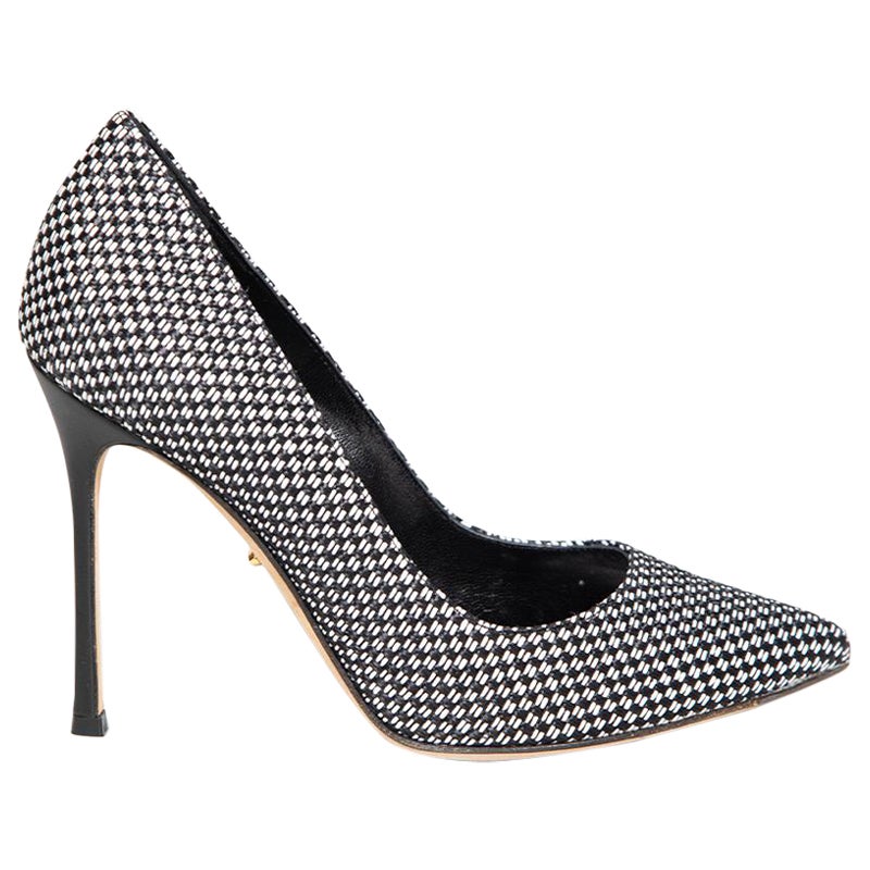 Sergio Rossi Black Weave Pattern Pointed Pumps Size IT 35 For Sale