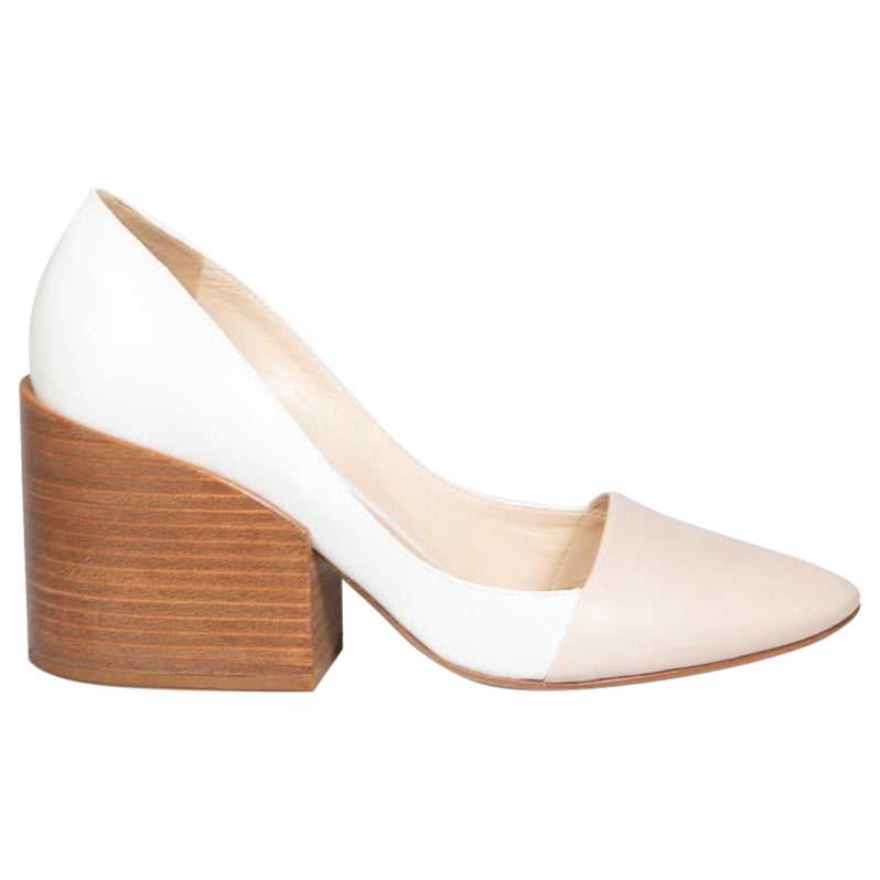 Chloé Beige & White Leather Block Heel Pumps Size IT 35.5 For Sale