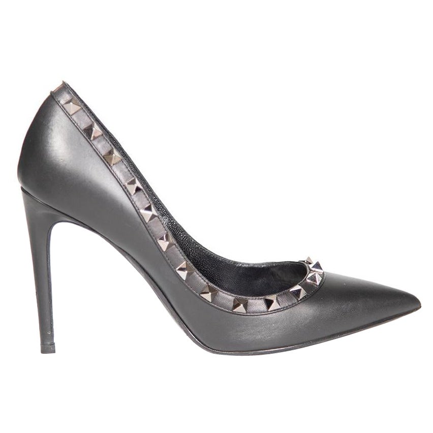 Valentino Black Leather Point Toe Rockstud Pumps Size IT 36.5 For Sale