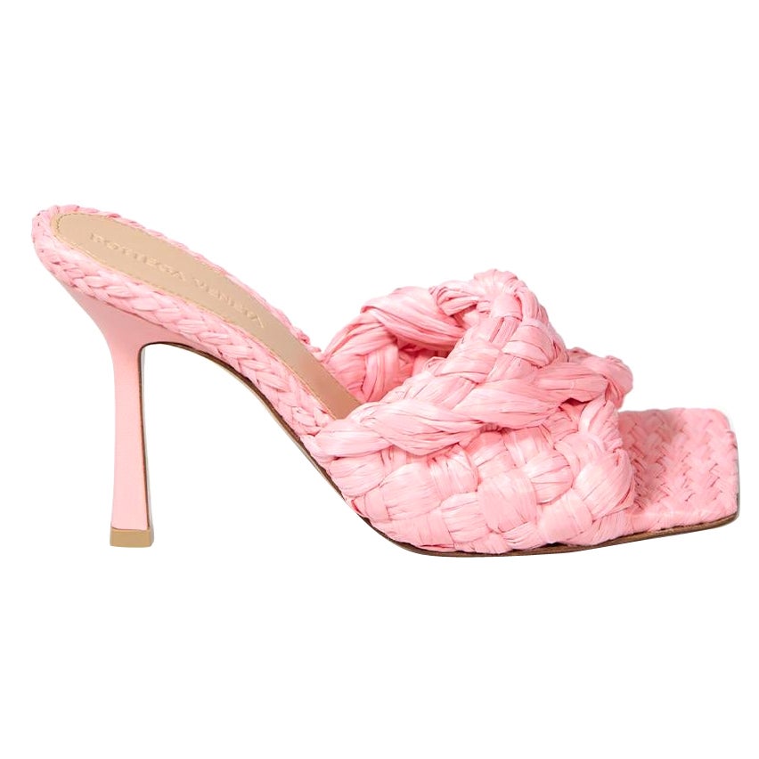Bottega Veneta Pink Raffia Intrecciato Stretch Sandals Size IT 36 For Sale