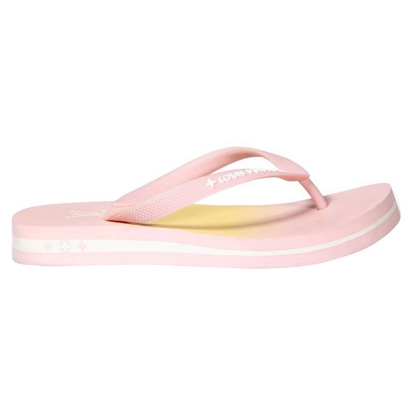 Louis Vuitton Pink 'AuBy The Pool'Au Logo Slippers Size IT 39 en vente