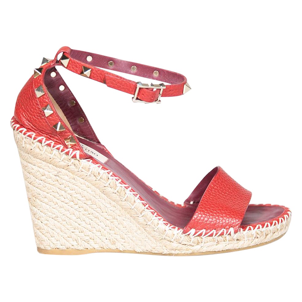 Valentino Red Leather Rockstud Espadrille Wedges Size IT 37 For Sale