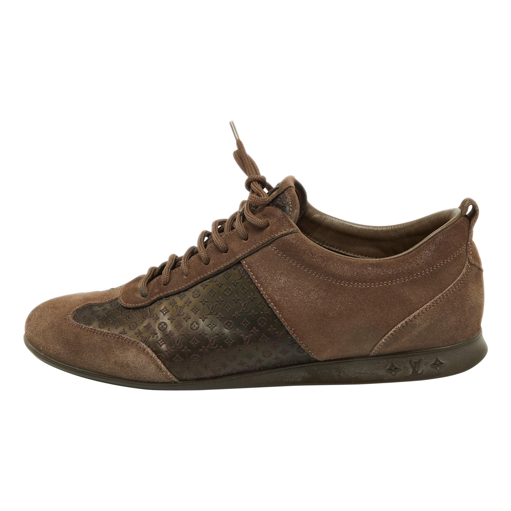 Louis Vuitton Brown Textured Suede and Monogram Fabric Low Top Sneakers Size 39. For Sale