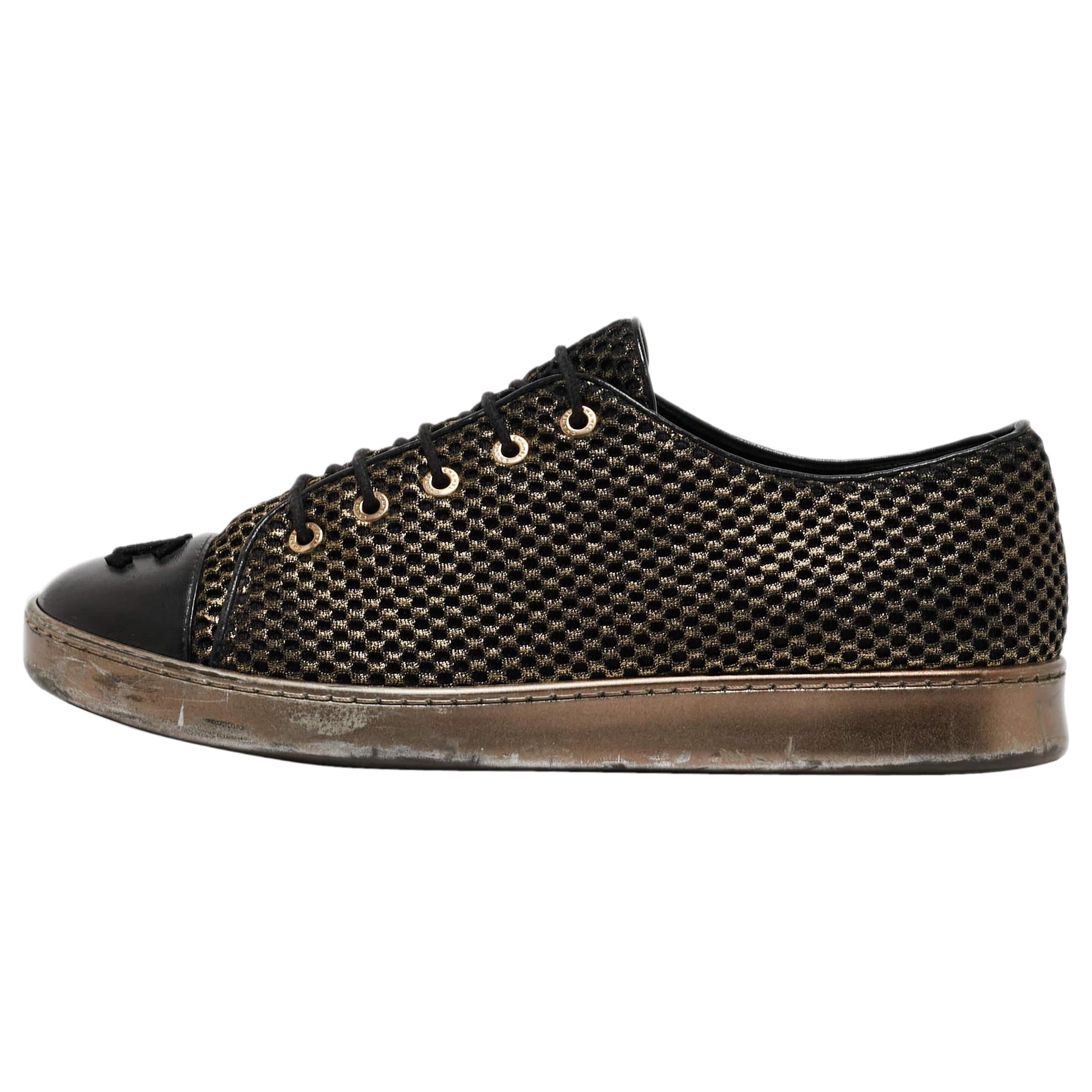 Chanel Black/Gold Mesh and Leather CC Cap Toe Lace Up Sneakers Size 40 For Sale