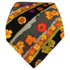 Yves Saint Laurent - Cravate en soie à fleurs multicolores