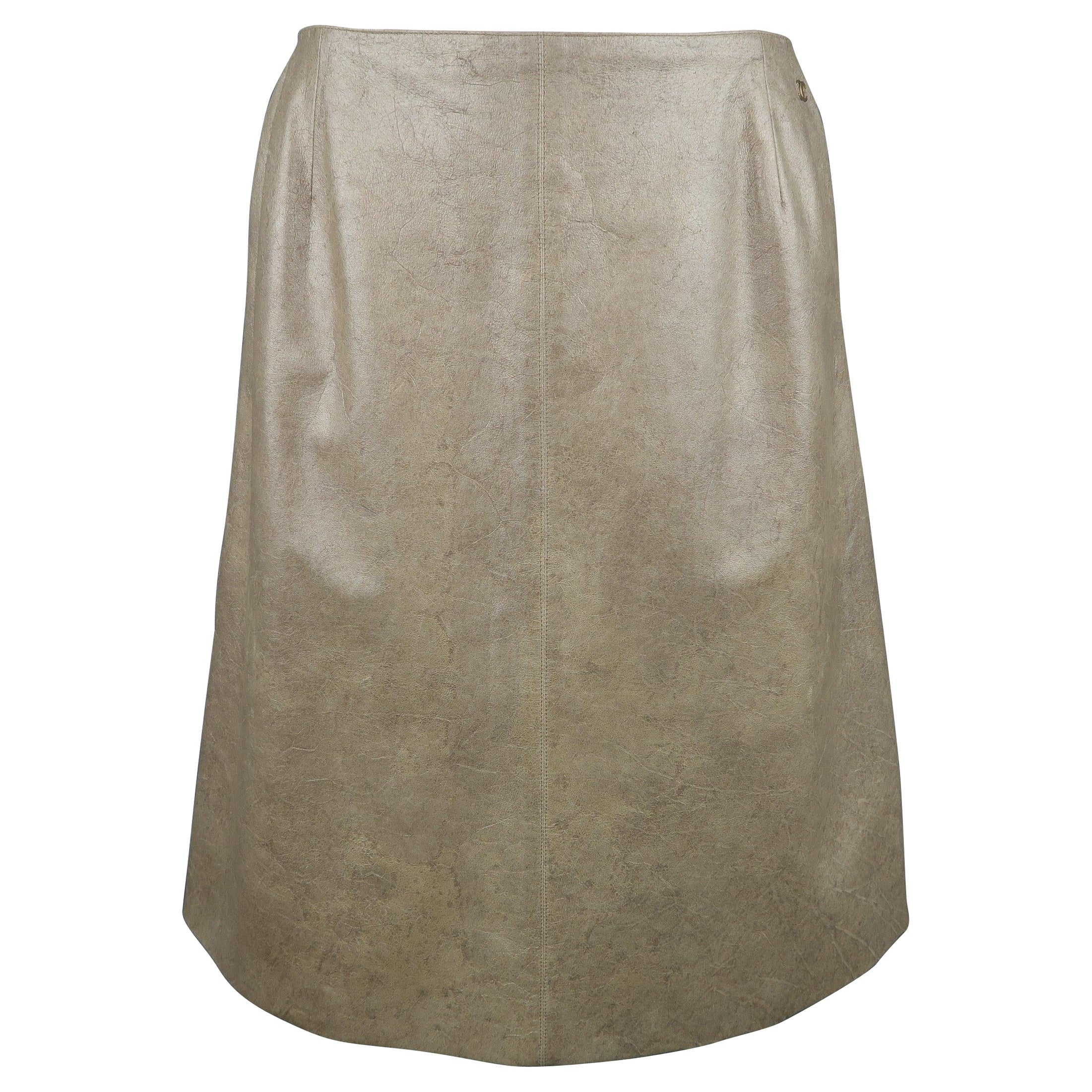 CHANEL Size 8 Metallic Gold Marbled Leather A Line Skirt For Sale