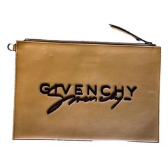 Pochette en cuir brun doré Givenchy