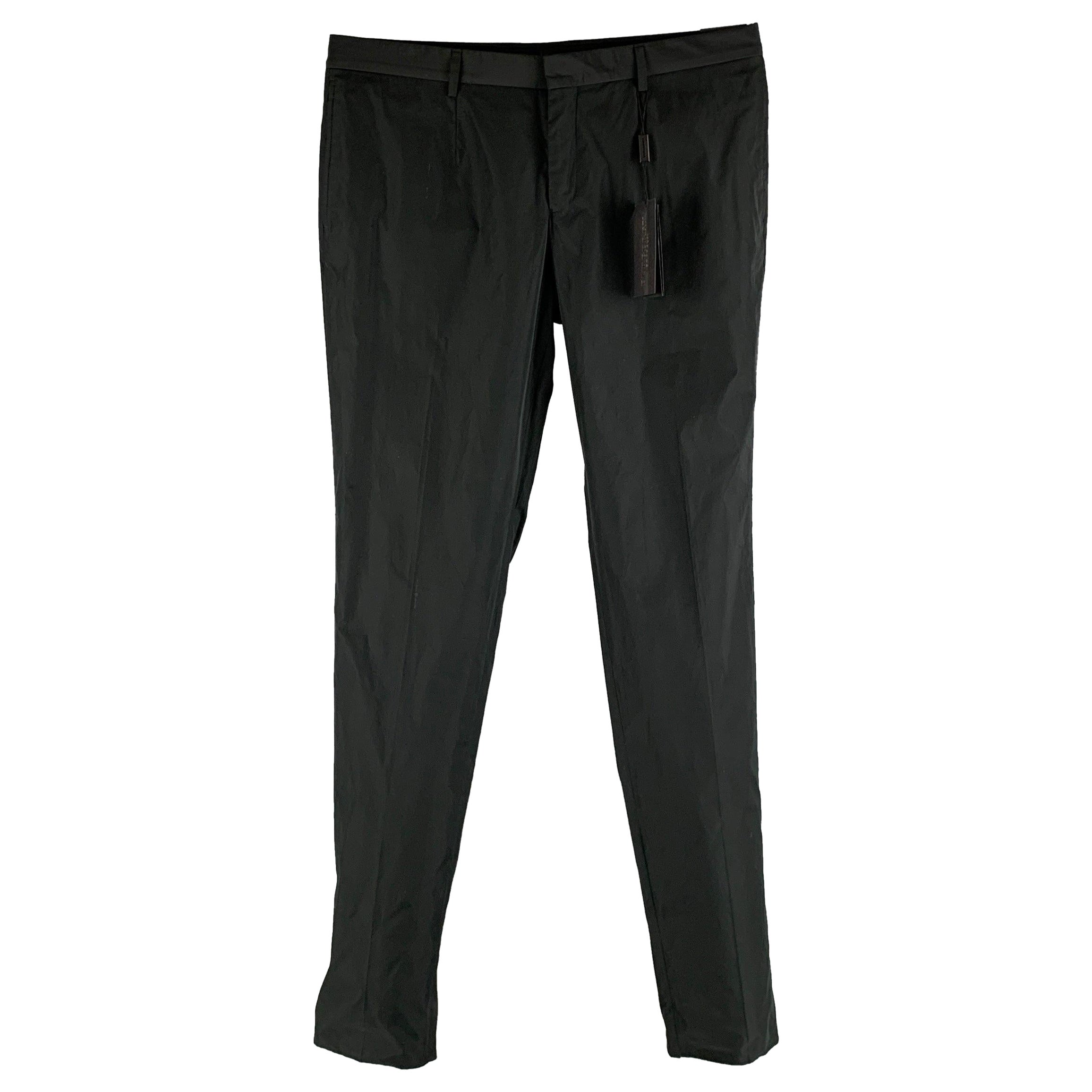 BURBERRY PRORSUM Size 36 Black Solid Polyester Zip Fly Dress Pants For Sale