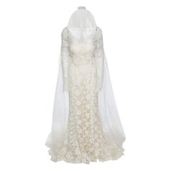 Oscar de la Renta Off-White Floral Guipure Lace Embellished Gown L