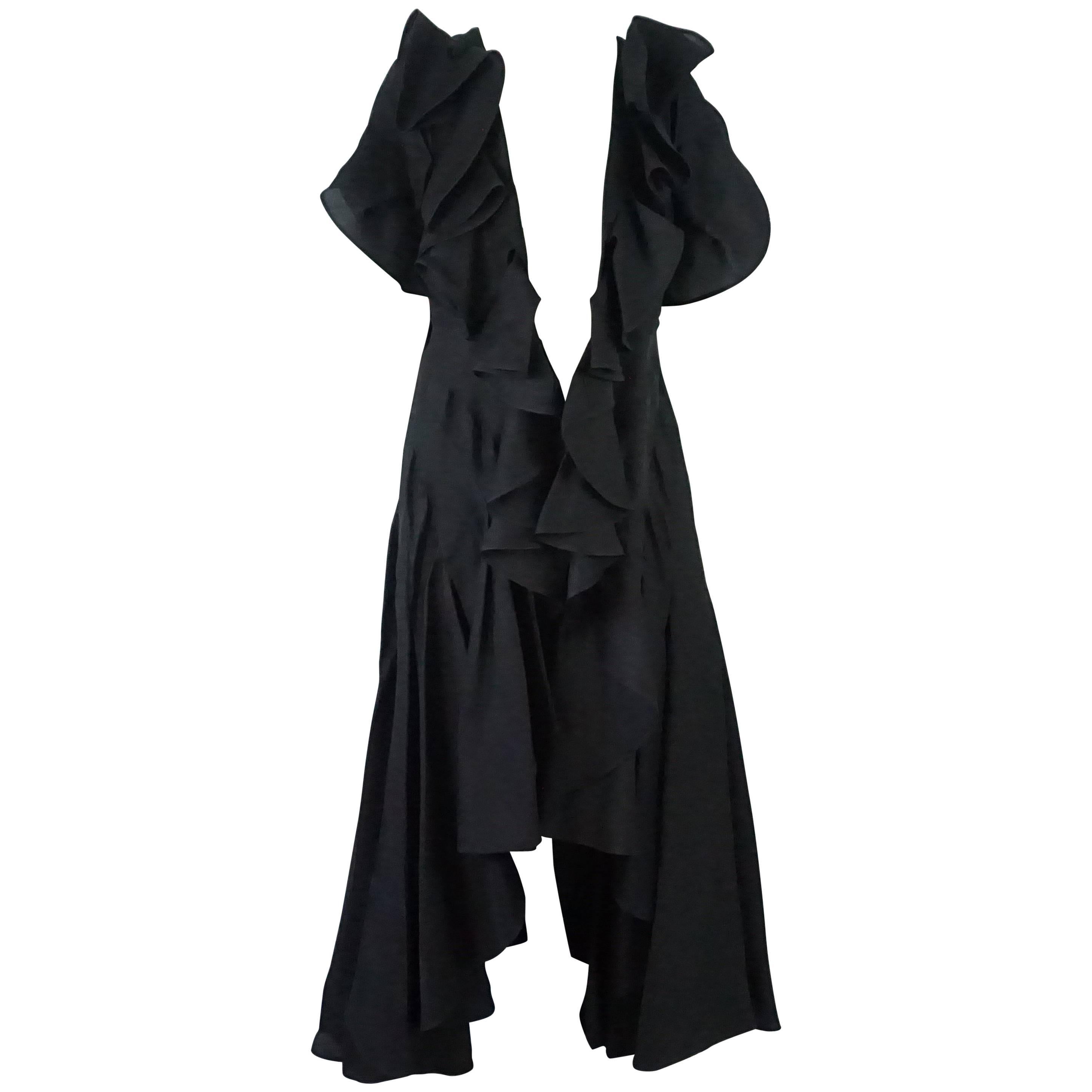 Akira Black Silk Sleeveless Coat with Large Ruffles - 8 - 1980's  For Sale