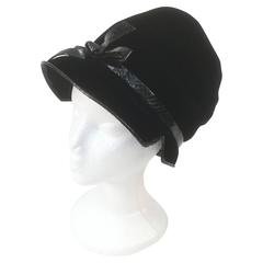 1960s Christian Dior Chapeaux Velvet and Snakeskin Trim Mod Bonnet