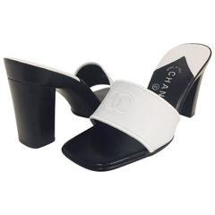 Chanel White Leather Mules With Stacked Heels Above Excellent 